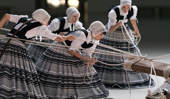 La Veronal presenta Sonoma en el Teatro Julio Castillo con una potente visión coreográfica inspirada en Buñuel
