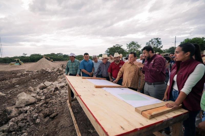 Gobierno del Renacimiento Maya construye campo de fútbol oficial en Buctzotz con inversión de 8.5 millones de pesos