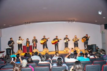 Mariachi Santa Cecilia celebra 25 años de trayectoria con concierto emotivo en Museo de la Isla