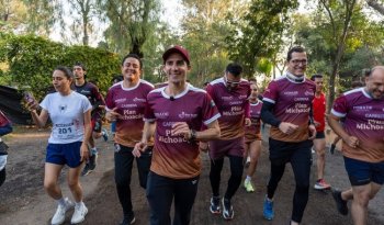 Rommel Pacheco lidera exitosa Carrera Plan Michoacán con casi mil participantes