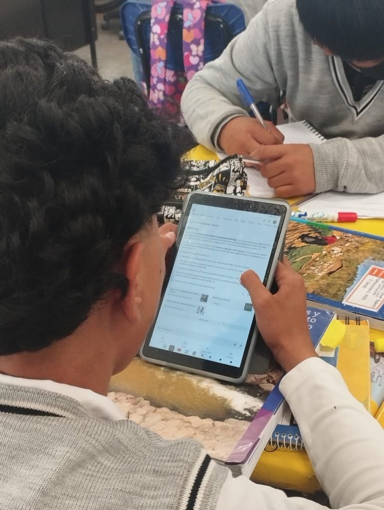 Telesecundaria 219 de La Venta se convierte en referente estatal con proyecto digital 'Conéctate y Aprende'