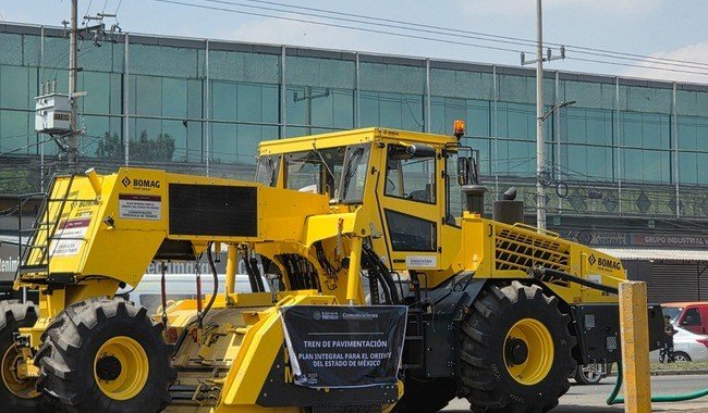 Gobierno federal entrega trenes de repavimentación para rehabilitar carreteras en 16 estados