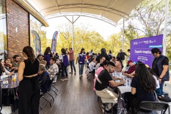 SEJUVE promueve inclusión con espacio creativo 'Manos que nombran' en el Día Internacional de las Personas con Discapacidad