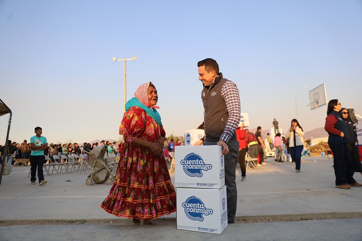Gobierno entrega paquetes alimenticios a 130 familias indígenas en Chihuahua