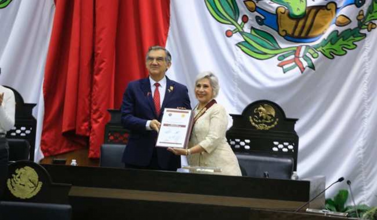 Cecilia Lugo recibe la Medalla Luis García de Arellano por su legado artístico y cultural