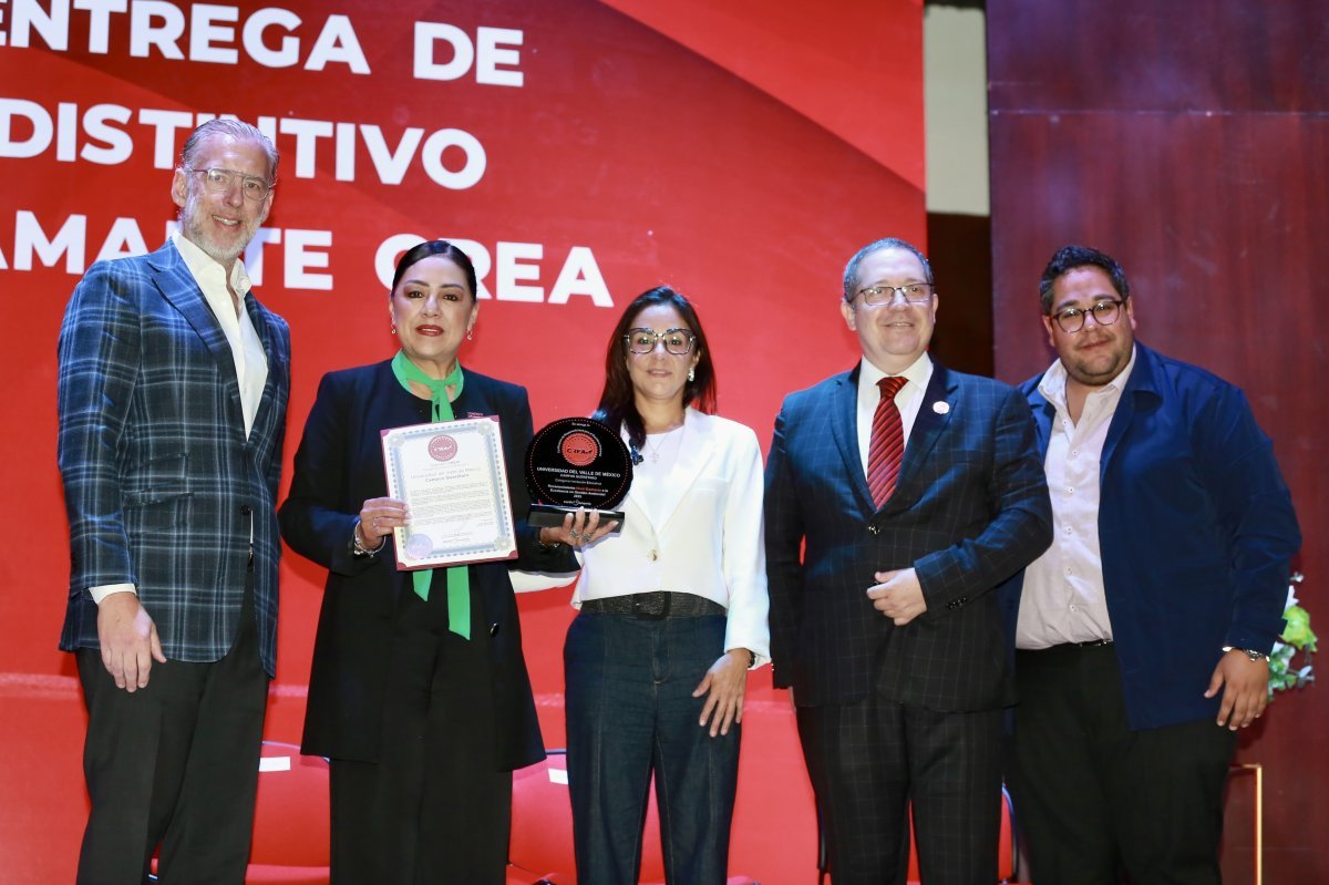 Secretaría de Desarrollo Sustentable atestigua entrega del distintivo diamante CREA a UVM Querétaro