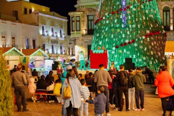 Familias zacatecanas disfrutan juegos mecánicos gratuitos en Festival de Luces 2025