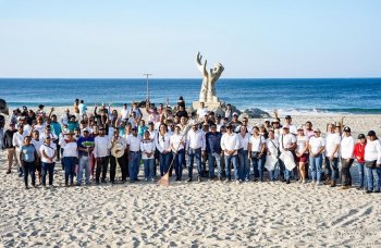 Sectur Oaxaca lidera magna limpieza en la Costa: recolectan seis toneladas de residuos