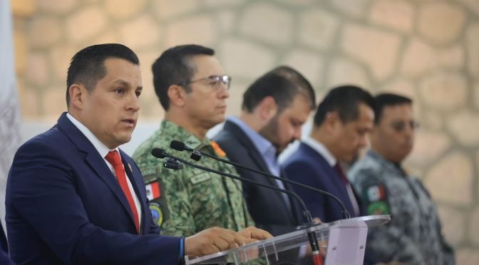 Inicia temporada de avistamiento de ballena jorobada en costas de Michoacán