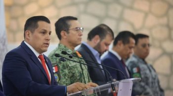 Inicia temporada de avistamiento de ballena jorobada en costas de Michoacán