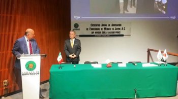 Secretario de Educación de Chihuahua refuerza lazos educativos con Japón en encuentro nacional de exbecarios