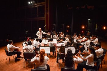 Subsecretaría de Cultura de Colima inicia cartelera navideña con conciertos gratuitos en el Teatro Hidalgo