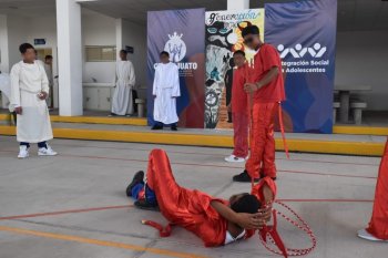 Jóvenes en conflicto con la ley presentan pastorela 'Caminando hacia la reinserción, digo a Belén' en León