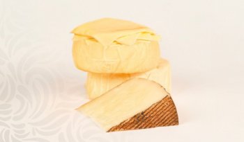 Profeco identifica irregularidades en quesos 'manchego': marcas incumplen normas de etiquetado y composición