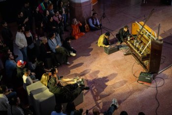 PianoMáquina de Lolo & Sosaku cierra con éxito el Programa [Arte+Comunidad] 2025 de LABNL