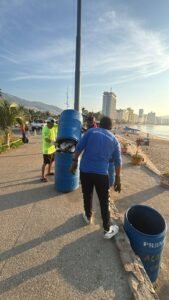 Gobernadora Evelyn Salgado instruye limpieza permanente de playas en Acapulco