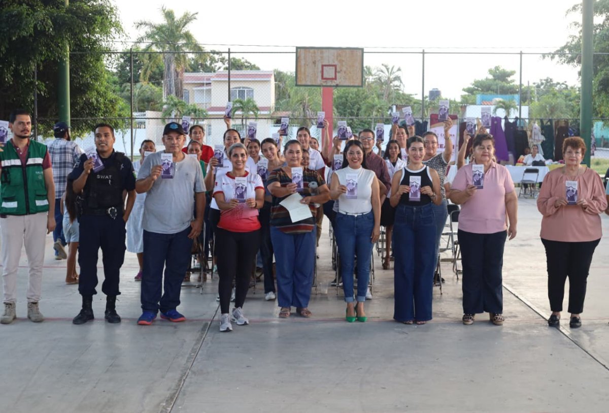 Gobierno de Colima realiza Feria Informativa 'Somos Voz' en Tecom&aacute;n para mujeres