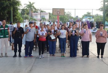 Gobierno de Colima realiza Feria Informativa 'Somos Voz' en Tecomán para mujeres