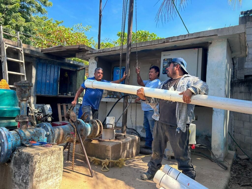 Ceabien instala nuevo equipo de bombeo en Santo Domingo Tehuantepec para mejorar servicio de agua