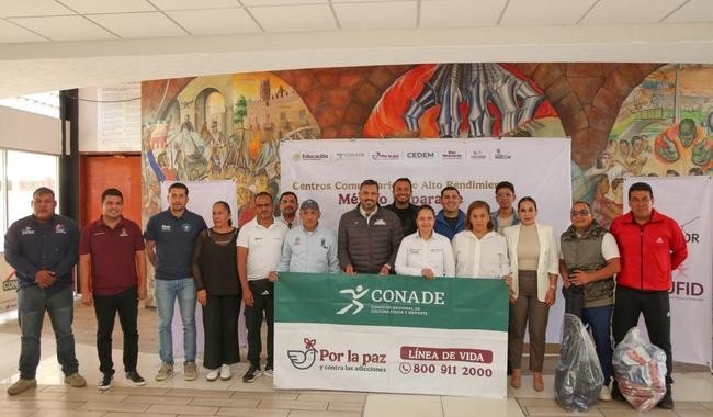 CONADE entrega material deportivo a 10 municipios de Michoac&aacute;n para fortalecer el desarrollo de j&oacute;venes talentos