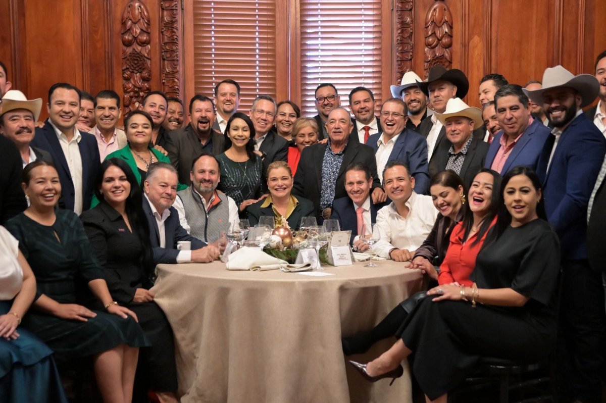 Gobernadora Maru Campos reconoce labor de alcaldesas y alcaldes en brindis navide&ntilde;o