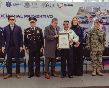 Reconoce Gobernador David Monreal Ávila a agentes de la Policía Vial Preventiva