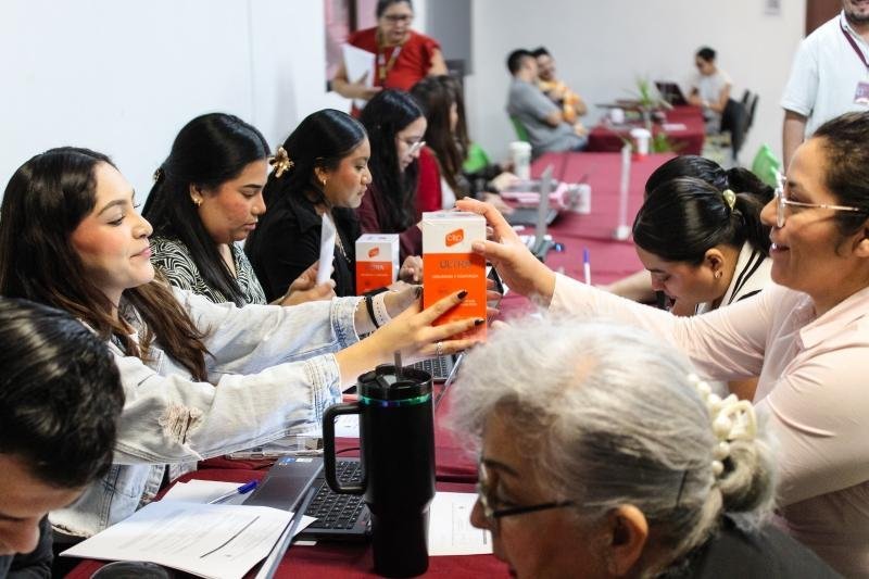 Gobierno de Yucat&aacute;n entrega 606 terminales de cobro digital a artesanos y emprendedores