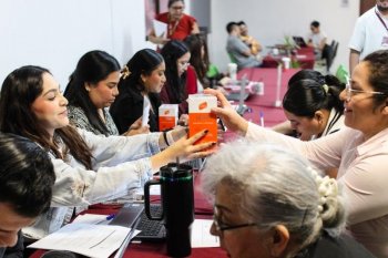 Gobierno de Yucatán entrega 606 terminales de cobro digital a artesanos y emprendedores