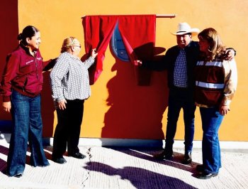 Gobernador David Monreal inaugura muro perimetral en primaria de Tanque Nuevo, Zacatecas