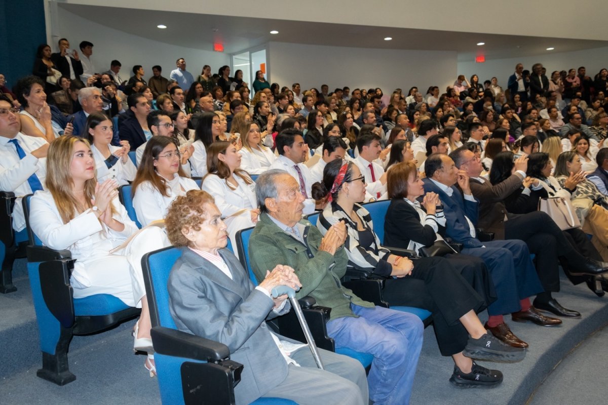 SESA reconoce labor de m&eacute;dicos internos y da la bienvenida a nueva generaci&oacute;n en Quer&eacute;taro
