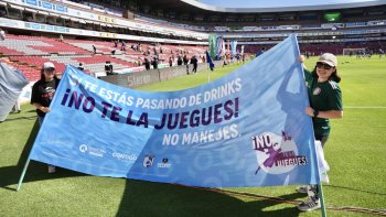 Autoridades implementan estrategia 'No te la juegues' para promover consumo responsable de alcohol en jóvenes