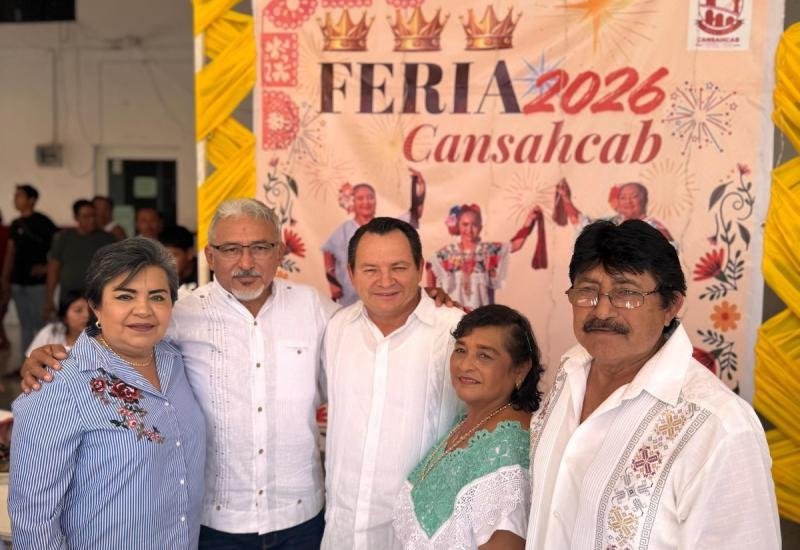 Gobernador Joaqu&iacute;n D&iacute;az Mena reconoce a cocineros tradicionales en Feria Gastron&oacute;mica de Cansahcab