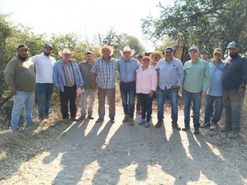 Gobierno de Colima supervisa rehabilitación de caminos sacacosechas en Buenavista con inversión extraordinaria