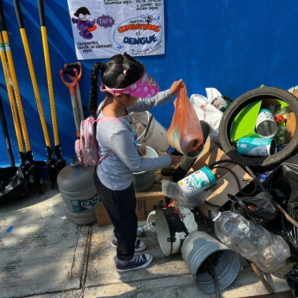 Secretar&iacute;a de Salud emprende jornadas contra criaderos de dengue en Salamanca y Valle de Santiago