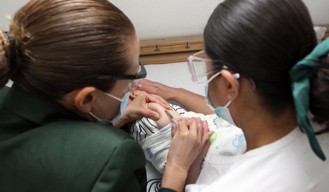 M&eacute;xico mantiene 35 a&ntilde;os sin poliomielitis gracias a vacunaci&oacute;n con hexavalente en el IMSS
