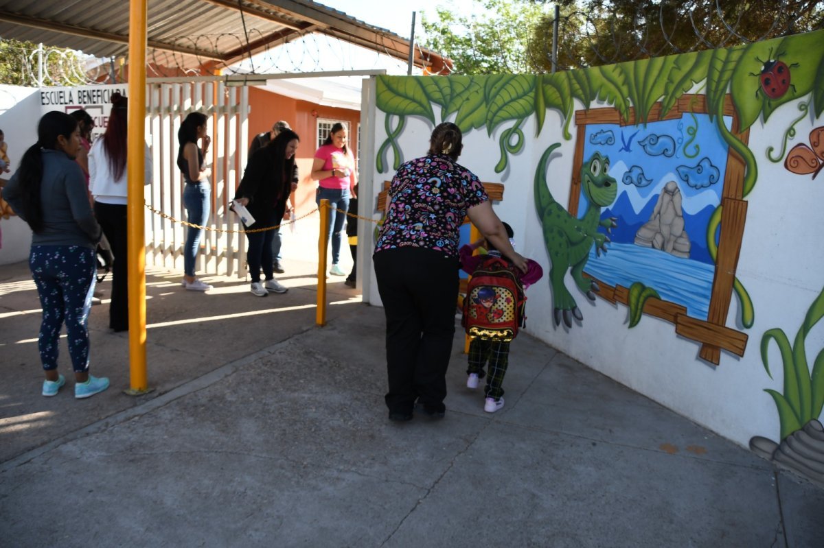 Regresan a clases m&aacute;s de 660 mil estudiantes de educaci&oacute;n b&aacute;sica en el estado