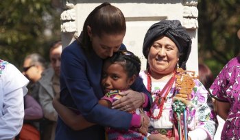 Sheinbaum devela seis monumentos a mujeres indígenas en Reforma como acto de justicia histórica