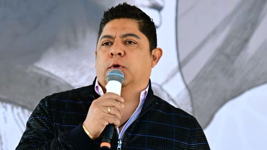 Gobernador veta reforma que obligar&iacute;a a postular s&oacute;lo mujeres a gubernatura en 2027