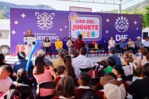 Liz Salgado encabeza entrega de apoyos en Chichila y reconoce coordinaci&oacute;n con municipio de Taxco