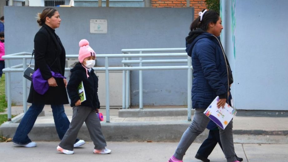 M&aacute;s de 100 mil estudiantes del SEER regresan a clases en 815 planteles
