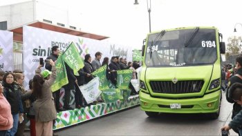 Gobierno de San Luis Potosí entrega 100 nuevas unidades de transporte con inversión de 266 mdp