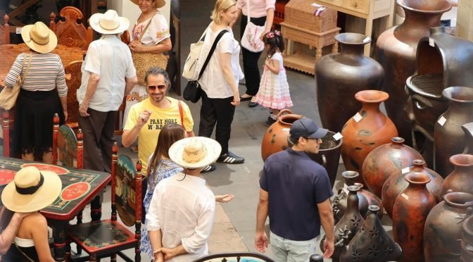 Michoac&aacute;n impulsa Tianguis Artesanal de Uruapan con nueva infraestructura y promoci&oacute;n nacional e internacional