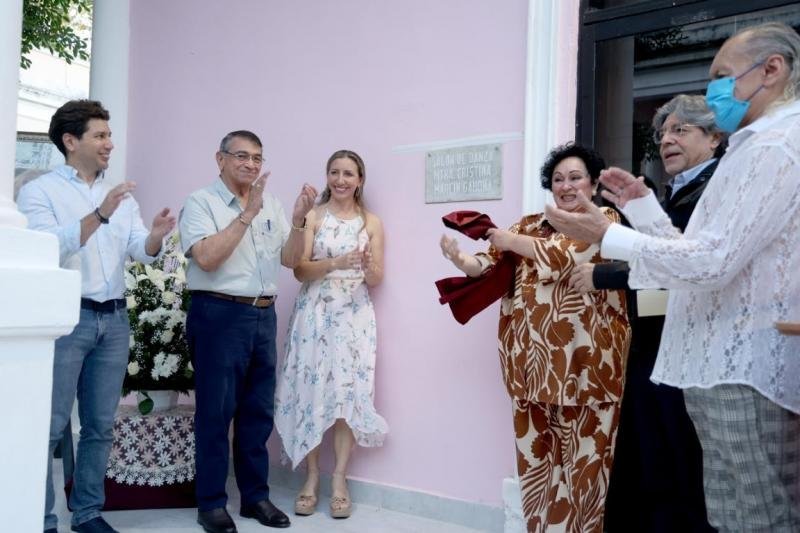 Centro Estatal de Bellas Artes honra legado de Mar&iacute;a Cristina Marc&iacute;n Gahona con placa y aula de danza