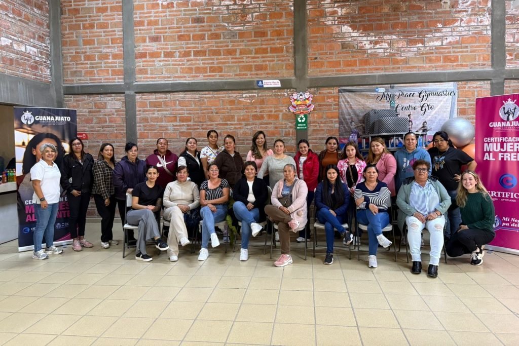 Guanajuato capacita y certifica a 300 emprendedoras en 21 municipios con programa 'Mujeres al Frente'