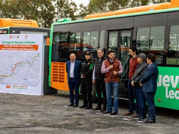 Gobierno de Nuevo León entrega 25 nuevas unidades para rutas de transporte público