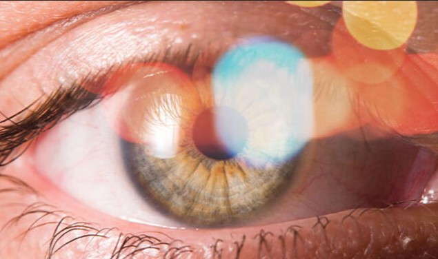 Fosfenos: por qué vemos destellos y colores al cerrar los ojos según la ciencia