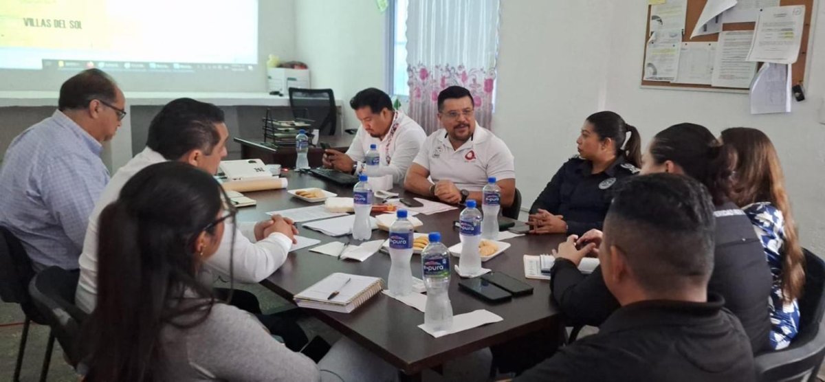 IMOVEQROO y Ayuntamiento de Playa del Carmen instalan mesa de trabajo para ordenar el transporte p&uacute;blico