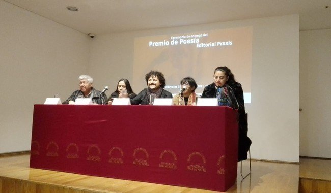 Andr&eacute;s Cisnegro gana el Premio de Poes&iacute;a Editorial Praxis con '79 noches de indefinible silencio (circo de c&aacute;mara)'