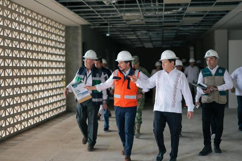 Supervisan avances del Hospital General de Ticul y nuevo hospital del IMSS en Francisco de Montejo