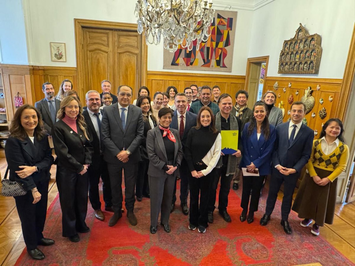 Nuevo León presenta oferta turística en París y anuncia vuelo directo Monterrey-París para 2026